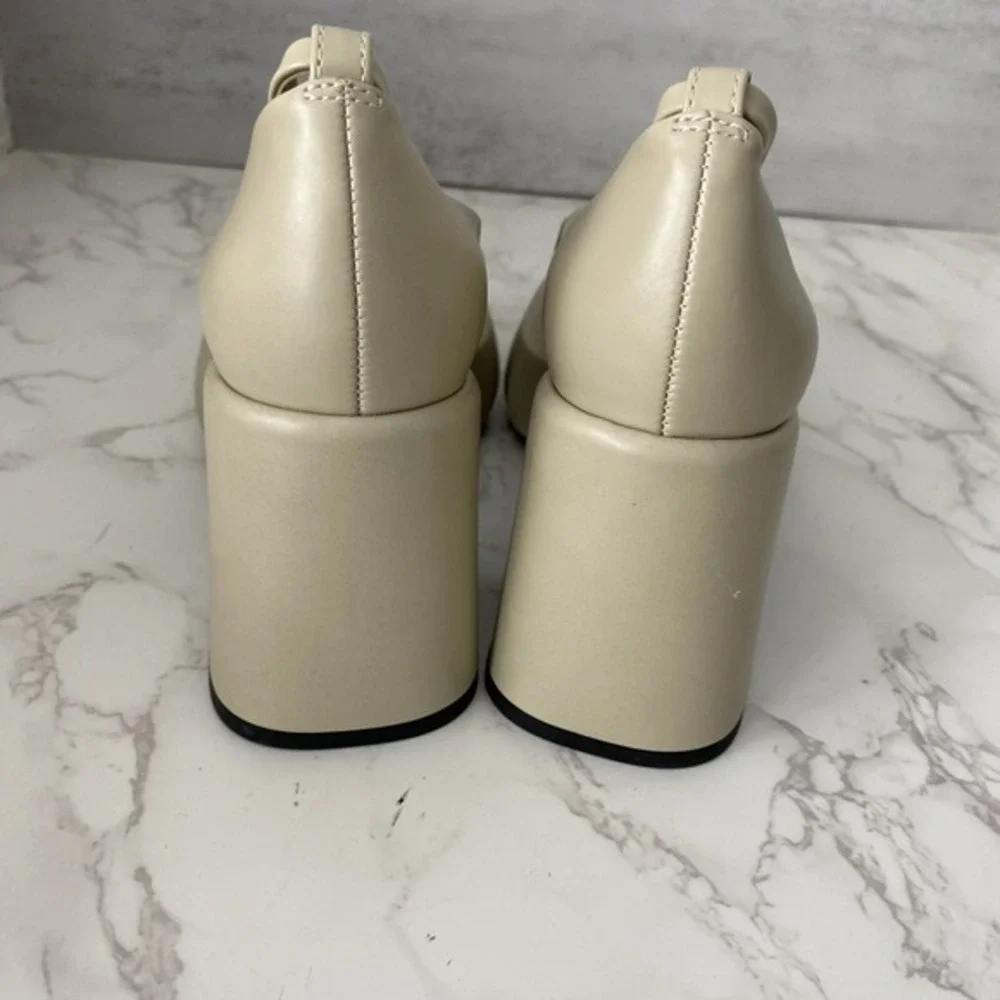 NEW Charles & Keith Monique Ankle-Strap Platform Pumps Sz 35 US 5 Nude Mary Jane
